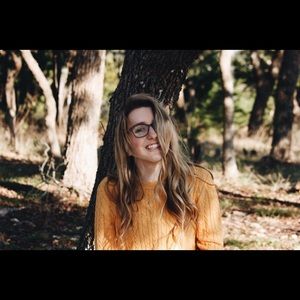 Meet your Posher, Elaina